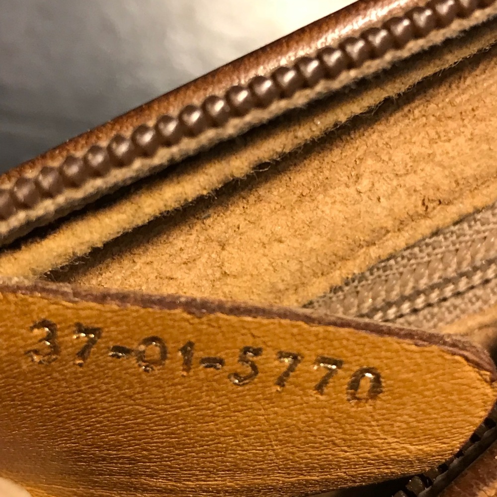 GUCCI Barrel Crossbody bag - Picture 8 of 8